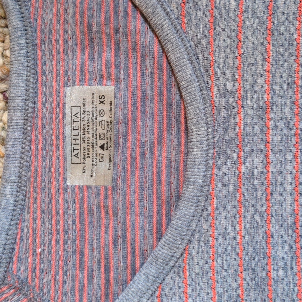 Athleta Fast Tee Top S#983015 Size XS - Picture 3 of 3